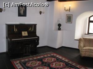 [P14] Castelul Bran - Pian in salonul de muzica » foto by mishu
 - 
<span class="allrVoted glyphicon glyphicon-heart hidden" id="av801800"></span>
<a class="m-l-10 hidden" id="sv801800" onclick="voting_Foto_DelVot(,801800,8046)" role="button">șterge vot <span class="glyphicon glyphicon-remove"></span></a>
<a id="v9801800" class=" c-red"  onclick="voting_Foto_SetVot(801800)" role="button"><span class="glyphicon glyphicon-heart-empty"></span> <b>LIKE</b> = Votează poza</a> <img class="hidden"  id="f801800W9" src="/imagini/loader.gif" border="0" /><span class="AjErrMes hidden" id="e801800ErM"></span>