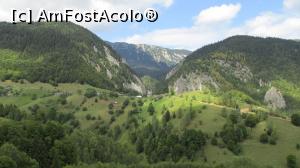 [P28] Masivul Piatra Mare privit din Pestera » foto by simplegirl
 - 
<span class="allrVoted glyphicon glyphicon-heart hidden" id="av905179"></span>
<a class="m-l-10 hidden" id="sv905179" onclick="voting_Foto_DelVot(,905179,8046)" role="button">șterge vot <span class="glyphicon glyphicon-remove"></span></a>
<a id="v9905179" class=" c-red"  onclick="voting_Foto_SetVot(905179)" role="button"><span class="glyphicon glyphicon-heart-empty"></span> <b>LIKE</b> = Votează poza</a> <img class="hidden"  id="f905179W9" src="/imagini/loader.gif" border="0" /><span class="AjErrMes hidden" id="e905179ErM"></span>