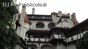 [P05] Castelul Bran admirat din balcon » foto by simplegirl
 - 
<span class="allrVoted glyphicon glyphicon-heart hidden" id="av905156"></span>
<a class="m-l-10 hidden" id="sv905156" onclick="voting_Foto_DelVot(,905156,8046)" role="button">șterge vot <span class="glyphicon glyphicon-remove"></span></a>
<a id="v9905156" class=" c-red"  onclick="voting_Foto_SetVot(905156)" role="button"><span class="glyphicon glyphicon-heart-empty"></span> <b>LIKE</b> = Votează poza</a> <img class="hidden"  id="f905156W9" src="/imagini/loader.gif" border="0" /><span class="AjErrMes hidden" id="e905156ErM"></span>
