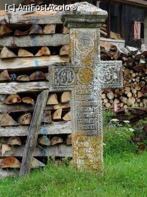 [P15] Veche cruce de piatră. » foto by tata123 🔱
 - 
<span class="allrVoted glyphicon glyphicon-heart hidden" id="av1183779"></span>
<a class="m-l-10 hidden" id="sv1183779" onclick="voting_Foto_DelVot(,1183779,8046)" role="button">șterge vot <span class="glyphicon glyphicon-remove"></span></a>
<a id="v91183779" class=" c-red"  onclick="voting_Foto_SetVot(1183779)" role="button"><span class="glyphicon glyphicon-heart-empty"></span> <b>LIKE</b> = Votează poza</a> <img class="hidden"  id="f1183779W9" src="/imagini/loader.gif" border="0" /><span class="AjErrMes hidden" id="e1183779ErM"></span>
