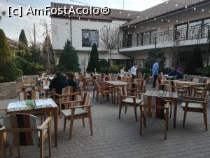 [P11] Terasa restaurantului » foto by Mika
 - 
<span class="allrVoted glyphicon glyphicon-heart hidden" id="av1061804"></span>
<a class="m-l-10 hidden" id="sv1061804" onclick="voting_Foto_DelVot(,1061804,8050)" role="button">șterge vot <span class="glyphicon glyphicon-remove"></span></a>
<a id="v91061804" class=" c-red"  onclick="voting_Foto_SetVot(1061804)" role="button"><span class="glyphicon glyphicon-heart-empty"></span> <b>LIKE</b> = Votează poza</a> <img class="hidden"  id="f1061804W9" src="/imagini/loader.gif" border="0" /><span class="AjErrMes hidden" id="e1061804ErM"></span>