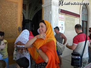[P11] intrarea in moschee, unde femeilor li se dadeau voaluri si fuste lungi » foto by dandulea
 - 
<span class="allrVoted glyphicon glyphicon-heart hidden" id="av371150"></span>
<a class="m-l-10 hidden" id="sv371150" onclick="voting_Foto_DelVot(,371150,8053)" role="button">șterge vot <span class="glyphicon glyphicon-remove"></span></a>
<a id="v9371150" class=" c-red"  onclick="voting_Foto_SetVot(371150)" role="button"><span class="glyphicon glyphicon-heart-empty"></span> <b>LIKE</b> = Votează poza</a> <img class="hidden"  id="f371150W9" src="/imagini/loader.gif" border="0" /><span class="AjErrMes hidden" id="e371150ErM"></span>