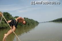 [P10] baie in mijlocul dunarii, de obicei apa este calda » foto by guesswhoo*
 - 
<span class="allrVoted glyphicon glyphicon-heart hidden" id="av241519"></span>
<a class="m-l-10 hidden" id="sv241519" onclick="voting_Foto_DelVot(,241519,8054)" role="button">șterge vot <span class="glyphicon glyphicon-remove"></span></a>
<a id="v9241519" class=" c-red"  onclick="voting_Foto_SetVot(241519)" role="button"><span class="glyphicon glyphicon-heart-empty"></span> <b>LIKE</b> = Votează poza</a> <img class="hidden"  id="f241519W9" src="/imagini/loader.gif" border="0" /><span class="AjErrMes hidden" id="e241519ErM"></span>