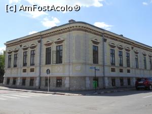 [P12] Călărași - În această clădire au fost găzduiți regii României.  » foto by iulianic
 - 
<span class="allrVoted glyphicon glyphicon-heart hidden" id="av1040819"></span>
<a class="m-l-10 hidden" id="sv1040819" onclick="voting_Foto_DelVot(,1040819,8054)" role="button">șterge vot <span class="glyphicon glyphicon-remove"></span></a>
<a id="v91040819" class=" c-red"  onclick="voting_Foto_SetVot(1040819)" role="button"><span class="glyphicon glyphicon-heart-empty"></span> <b>LIKE</b> = Votează poza</a> <img class="hidden"  id="f1040819W9" src="/imagini/loader.gif" border="0" /><span class="AjErrMes hidden" id="e1040819ErM"></span>