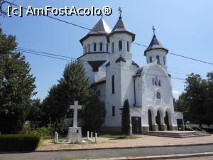 [P25] Călărași - Biserica 'Sf. Gheorghe'. » foto by iulianic
 - 
<span class="allrVoted glyphicon glyphicon-heart hidden" id="av1040839"></span>
<a class="m-l-10 hidden" id="sv1040839" onclick="voting_Foto_DelVot(,1040839,8054)" role="button">șterge vot <span class="glyphicon glyphicon-remove"></span></a>
<a id="v91040839" class=" c-red"  onclick="voting_Foto_SetVot(1040839)" role="button"><span class="glyphicon glyphicon-heart-empty"></span> <b>LIKE</b> = Votează poza</a> <img class="hidden"  id="f1040839W9" src="/imagini/loader.gif" border="0" /><span class="AjErrMes hidden" id="e1040839ErM"></span>