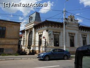 [P33] Călărași - Casa Heliade, azi restaurant, clădire de mai bine de un secol. » foto by iulianic
 - 
<span class="allrVoted glyphicon glyphicon-heart hidden" id="av1040849"></span>
<a class="m-l-10 hidden" id="sv1040849" onclick="voting_Foto_DelVot(,1040849,8054)" role="button">șterge vot <span class="glyphicon glyphicon-remove"></span></a>
<a id="v91040849" class=" c-red"  onclick="voting_Foto_SetVot(1040849)" role="button"><span class="glyphicon glyphicon-heart-empty"></span> <b>LIKE</b> = Votează poza</a> <img class="hidden"  id="f1040849W9" src="/imagini/loader.gif" border="0" /><span class="AjErrMes hidden" id="e1040849ErM"></span>