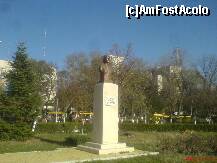 [P12] Faleza Calarasilor - Parcul Central - bustul Reginei Maria » foto by valimi
 - 
<span class="allrVoted glyphicon glyphicon-heart hidden" id="av162275"></span>
<a class="m-l-10 hidden" id="sv162275" onclick="voting_Foto_DelVot(,162275,8054)" role="button">șterge vot <span class="glyphicon glyphicon-remove"></span></a>
<a id="v9162275" class=" c-red"  onclick="voting_Foto_SetVot(162275)" role="button"><span class="glyphicon glyphicon-heart-empty"></span> <b>LIKE</b> = Votează poza</a> <img class="hidden"  id="f162275W9" src="/imagini/loader.gif" border="0" /><span class="AjErrMes hidden" id="e162275ErM"></span>