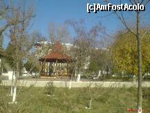 [P06] Faleza Calarasilor - Parcul Central - un frumos foisor in centrul parcului » foto by valimi
 - 
<span class="allrVoted glyphicon glyphicon-heart hidden" id="av162265"></span>
<a class="m-l-10 hidden" id="sv162265" onclick="voting_Foto_DelVot(,162265,8054)" role="button">șterge vot <span class="glyphicon glyphicon-remove"></span></a>
<a id="v9162265" class=" c-red"  onclick="voting_Foto_SetVot(162265)" role="button"><span class="glyphicon glyphicon-heart-empty"></span> <b>LIKE</b> = Votează poza</a> <img class="hidden"  id="f162265W9" src="/imagini/loader.gif" border="0" /><span class="AjErrMes hidden" id="e162265ErM"></span>