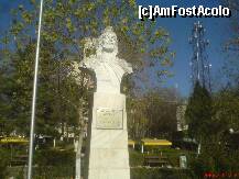 [P08] Faleza Calarasilor - Parcul Central - bustul lui Dromichete » foto by valimi
 - 
<span class="allrVoted glyphicon glyphicon-heart hidden" id="av162268"></span>
<a class="m-l-10 hidden" id="sv162268" onclick="voting_Foto_DelVot(,162268,8054)" role="button">șterge vot <span class="glyphicon glyphicon-remove"></span></a>
<a id="v9162268" class=" c-red"  onclick="voting_Foto_SetVot(162268)" role="button"><span class="glyphicon glyphicon-heart-empty"></span> <b>LIKE</b> = Votează poza</a> <img class="hidden"  id="f162268W9" src="/imagini/loader.gif" border="0" /><span class="AjErrMes hidden" id="e162268ErM"></span>