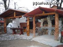 [P07] Cabana Maria - Gratarul si cuptorul. » foto by Horia
 - 
<span class="allrVoted glyphicon glyphicon-heart hidden" id="av166004"></span>
<a class="m-l-10 hidden" id="sv166004" onclick="voting_Foto_DelVot(,166004,8062)" role="button">șterge vot <span class="glyphicon glyphicon-remove"></span></a>
<a id="v9166004" class=" c-red"  onclick="voting_Foto_SetVot(166004)" role="button"><span class="glyphicon glyphicon-heart-empty"></span> <b>LIKE</b> = Votează poza</a> <img class="hidden"  id="f166004W9" src="/imagini/loader.gif" border="0" /><span class="AjErrMes hidden" id="e166004ErM"></span>