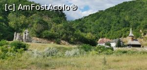 [P59] Mănăstirea Vodița, &icirc;ntre Drobeta Turnu Severin și Orșova, o plimbare plăcută pe jos. Din șosea este 1 km. » foto by Aurici
 - 
<span class="allrVoted glyphicon glyphicon-heart hidden" id="av1177486"></span>
<a class="m-l-10 hidden" id="sv1177486" onclick="voting_Foto_DelVot(,1177486,8064)" role="button">șterge vot <span class="glyphicon glyphicon-remove"></span></a>
<a id="v91177486" class=" c-red"  onclick="voting_Foto_SetVot(1177486)" role="button"><span class="glyphicon glyphicon-heart-empty"></span> <b>LIKE</b> = Votează poza</a> <img class="hidden"  id="f1177486W9" src="/imagini/loader.gif" border="0" /><span class="AjErrMes hidden" id="e1177486ErM"></span>