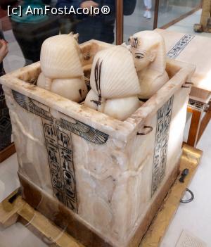[P11] Cutie cu baldachin din mormântul lui Tutankhamon. » foto by maryka
 - 
<span class="allrVoted glyphicon glyphicon-heart hidden" id="av1225070"></span>
<a class="m-l-10 hidden" id="sv1225070" onclick="voting_Foto_DelVot(,1225070,8066)" role="button">șterge vot <span class="glyphicon glyphicon-remove"></span></a>
<a id="v91225070" class=" c-red"  onclick="voting_Foto_SetVot(1225070)" role="button"><span class="glyphicon glyphicon-heart-empty"></span> <b>LIKE</b> = Votează poza</a> <img class="hidden"  id="f1225070W9" src="/imagini/loader.gif" border="0" /><span class="AjErrMes hidden" id="e1225070ErM"></span>
