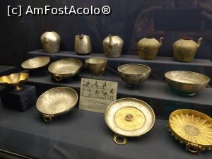 [P38] Obiecte casnice din aur și argint, sala Psusennes I. » foto by maryka
 - 
<span class="allrVoted glyphicon glyphicon-heart hidden" id="av1225097"></span>
<a class="m-l-10 hidden" id="sv1225097" onclick="voting_Foto_DelVot(,1225097,8066)" role="button">șterge vot <span class="glyphicon glyphicon-remove"></span></a>
<a id="v91225097" class=" c-red"  onclick="voting_Foto_SetVot(1225097)" role="button"><span class="glyphicon glyphicon-heart-empty"></span> <b>LIKE</b> = Votează poza</a> <img class="hidden"  id="f1225097W9" src="/imagini/loader.gif" border="0" /><span class="AjErrMes hidden" id="e1225097ErM"></span>