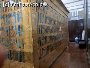 [P42] Un altar,  cutia imensă aurită în care era sarcofagul regelui Tut. » foto by maryka
 - 
<span class="allrVoted glyphicon glyphicon-heart hidden" id="av1225101"></span>
<a class="m-l-10 hidden" id="sv1225101" onclick="voting_Foto_DelVot(,1225101,8066)" role="button">șterge vot <span class="glyphicon glyphicon-remove"></span></a>
<a id="v91225101" class=" c-red"  onclick="voting_Foto_SetVot(1225101)" role="button"><span class="glyphicon glyphicon-heart-empty"></span> <b>LIKE</b> = Votează poza</a> <img class="hidden"  id="f1225101W9" src="/imagini/loader.gif" border="0" /><span class="AjErrMes hidden" id="e1225101ErM"></span>