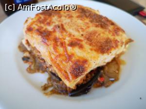 [P27] Taverna Panorama, Kalamitsi; musaca » foto by crismis
 - 
<span class="allrVoted glyphicon glyphicon-heart hidden" id="av1260209"></span>
<a class="m-l-10 hidden" id="sv1260209" onclick="voting_Foto_DelVot(,1260209,8082)" role="button">șterge vot <span class="glyphicon glyphicon-remove"></span></a>
<a id="v91260209" class=" c-red"  onclick="voting_Foto_SetVot(1260209)" role="button"><span class="glyphicon glyphicon-heart-empty"></span> <b>LIKE</b> = Votează poza</a> <img class="hidden"  id="f1260209W9" src="/imagini/loader.gif" border="0" /><span class="AjErrMes hidden" id="e1260209ErM"></span>