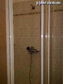 [P16] aceasta este imaginea cabinei de dus, » foto by ilincutei c*
 - 
<span class="allrVoted glyphicon glyphicon-heart hidden" id="av167823"></span>
<a class="m-l-10 hidden" id="sv167823" onclick="voting_Foto_DelVot(,167823,8090)" role="button">șterge vot <span class="glyphicon glyphicon-remove"></span></a>
<a id="v9167823" class=" c-red"  onclick="voting_Foto_SetVot(167823)" role="button"><span class="glyphicon glyphicon-heart-empty"></span> <b>LIKE</b> = Votează poza</a> <img class="hidden"  id="f167823W9" src="/imagini/loader.gif" border="0" /><span class="AjErrMes hidden" id="e167823ErM"></span>