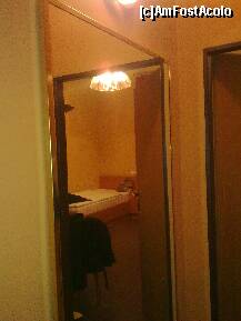 [P17] uriasa oglinda de la intrarea in camera » foto by ilincutei c*
 - 
<span class="allrVoted glyphicon glyphicon-heart hidden" id="av167824"></span>
<a class="m-l-10 hidden" id="sv167824" onclick="voting_Foto_DelVot(,167824,8090)" role="button">șterge vot <span class="glyphicon glyphicon-remove"></span></a>
<a id="v9167824" class=" c-red"  onclick="voting_Foto_SetVot(167824)" role="button"><span class="glyphicon glyphicon-heart-empty"></span> <b>LIKE</b> = Votează poza</a> <img class="hidden"  id="f167824W9" src="/imagini/loader.gif" border="0" /><span class="AjErrMes hidden" id="e167824ErM"></span>