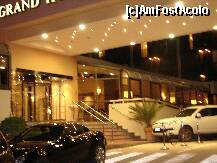 [P16] Grand Hotel Adriatic-intrarea principla » foto by oxy*
 - 
<span class="allrVoted glyphicon glyphicon-heart hidden" id="av168663"></span>
<a class="m-l-10 hidden" id="sv168663" onclick="voting_Foto_DelVot(,168663,8099)" role="button">șterge vot <span class="glyphicon glyphicon-remove"></span></a>
<a id="v9168663" class=" c-red"  onclick="voting_Foto_SetVot(168663)" role="button"><span class="glyphicon glyphicon-heart-empty"></span> <b>LIKE</b> = Votează poza</a> <img class="hidden"  id="f168663W9" src="/imagini/loader.gif" border="0" /><span class="AjErrMes hidden" id="e168663ErM"></span>