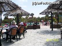 [P07] terasa langa piscina » foto by popas
 - 
<span class="allrVoted glyphicon glyphicon-heart hidden" id="av170876"></span>
<a class="m-l-10 hidden" id="sv170876" onclick="voting_Foto_DelVot(,170876,8101)" role="button">șterge vot <span class="glyphicon glyphicon-remove"></span></a>
<a id="v9170876" class=" c-red"  onclick="voting_Foto_SetVot(170876)" role="button"><span class="glyphicon glyphicon-heart-empty"></span> <b>LIKE</b> = Votează poza</a> <img class="hidden"  id="f170876W9" src="/imagini/loader.gif" border="0" /><span class="AjErrMes hidden" id="e170876ErM"></span>