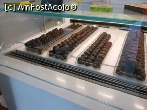 [P12] Pitești - Ciocolaterie-Cofetărie MAYORE. Praline. » foto by iulianic
 - 
<span class="allrVoted glyphicon glyphicon-heart hidden" id="av1376538"></span>
<a class="m-l-10 hidden" id="sv1376538" onclick="voting_Foto_DelVot(,1376538,8103)" role="button">șterge vot <span class="glyphicon glyphicon-remove"></span></a>
<a id="v91376538" class=" c-red"  onclick="voting_Foto_SetVot(1376538)" role="button"><span class="glyphicon glyphicon-heart-empty"></span> <b>LIKE</b> = Votează poza</a> <img class="hidden"  id="f1376538W9" src="/imagini/loader.gif" border="0" /><span class="AjErrMes hidden" id="e1376538ErM"></span>