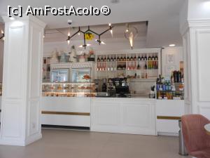 [P05] Pitești - Ciocolaterie-Cofetărie MAYORE. Interior. » foto by iulianic
 - 
<span class="allrVoted glyphicon glyphicon-heart hidden" id="av1376531"></span>
<a class="m-l-10 hidden" id="sv1376531" onclick="voting_Foto_DelVot(,1376531,8103)" role="button">șterge vot <span class="glyphicon glyphicon-remove"></span></a>
<a id="v91376531" class=" c-red"  onclick="voting_Foto_SetVot(1376531)" role="button"><span class="glyphicon glyphicon-heart-empty"></span> <b>LIKE</b> = Votează poza</a> <img class="hidden"  id="f1376531W9" src="/imagini/loader.gif" border="0" /><span class="AjErrMes hidden" id="e1376531ErM"></span>