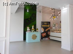 [P07] Pitești - Ciocolaterie-Cofetărie MAYORE. Interior. » foto by iulianic
 - 
<span class="allrVoted glyphicon glyphicon-heart hidden" id="av1376533"></span>
<a class="m-l-10 hidden" id="sv1376533" onclick="voting_Foto_DelVot(,1376533,8103)" role="button">șterge vot <span class="glyphicon glyphicon-remove"></span></a>
<a id="v91376533" class=" c-red"  onclick="voting_Foto_SetVot(1376533)" role="button"><span class="glyphicon glyphicon-heart-empty"></span> <b>LIKE</b> = Votează poza</a> <img class="hidden"  id="f1376533W9" src="/imagini/loader.gif" border="0" /><span class="AjErrMes hidden" id="e1376533ErM"></span>