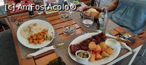 [P10] Pitești, Restaurantul Casa Argeșeană, Masa noastră » foto by mprofeanu
 - 
<span class="allrVoted glyphicon glyphicon-heart hidden" id="av1389373"></span>
<a class="m-l-10 hidden" id="sv1389373" onclick="voting_Foto_DelVot(,1389373,8103)" role="button">șterge vot <span class="glyphicon glyphicon-remove"></span></a>
<a id="v91389373" class=" c-red"  onclick="voting_Foto_SetVot(1389373)" role="button"><span class="glyphicon glyphicon-heart-empty"></span> <b>LIKE</b> = Votează poza</a> <img class="hidden"  id="f1389373W9" src="/imagini/loader.gif" border="0" /><span class="AjErrMes hidden" id="e1389373ErM"></span>