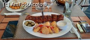 [P07] Pitești, Restaurantul Casa Argeșeană, Coastă de porc și Cartofi țărănești » foto by mprofeanu
 - 
<span class="allrVoted glyphicon glyphicon-heart hidden" id="av1389370"></span>
<a class="m-l-10 hidden" id="sv1389370" onclick="voting_Foto_DelVot(,1389370,8103)" role="button">șterge vot <span class="glyphicon glyphicon-remove"></span></a>
<a id="v91389370" class=" c-red"  onclick="voting_Foto_SetVot(1389370)" role="button"><span class="glyphicon glyphicon-heart-empty"></span> <b>LIKE</b> = Votează poza</a> <img class="hidden"  id="f1389370W9" src="/imagini/loader.gif" border="0" /><span class="AjErrMes hidden" id="e1389370ErM"></span>