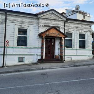 [P01] Pitești, Restaurantul „La Tuciuri”, Fațada, Intrare cu stâlpi sculptați și colorați » foto by mprofeanu
 - 
<span class="allrVoted glyphicon glyphicon-heart hidden" id="av1428870"></span>
<a class="m-l-10 hidden" id="sv1428870" onclick="voting_Foto_DelVot(,1428870,8103)" role="button">șterge vot <span class="glyphicon glyphicon-remove"></span></a>
<a id="v91428870" class=" c-red"  onclick="voting_Foto_SetVot(1428870)" role="button"><span class="glyphicon glyphicon-heart-empty"></span> <b>LIKE</b> = Votează poza</a> <img class="hidden"  id="f1428870W9" src="/imagini/loader.gif" border="0" /><span class="AjErrMes hidden" id="e1428870ErM"></span>