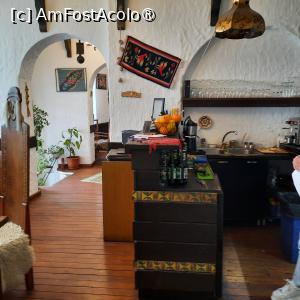 [P10] Pitești, Restaurantul „La Tuciuri”, Barul » foto by mprofeanu
 - 
<span class="allrVoted glyphicon glyphicon-heart hidden" id="av1428879"></span>
<a class="m-l-10 hidden" id="sv1428879" onclick="voting_Foto_DelVot(,1428879,8103)" role="button">șterge vot <span class="glyphicon glyphicon-remove"></span></a>
<a id="v91428879" class=" c-red"  onclick="voting_Foto_SetVot(1428879)" role="button"><span class="glyphicon glyphicon-heart-empty"></span> <b>LIKE</b> = Votează poza</a> <img class="hidden"  id="f1428879W9" src="/imagini/loader.gif" border="0" /><span class="AjErrMes hidden" id="e1428879ErM"></span>