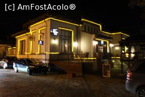 [P01] Piteşti, Garden Pub seara, văzută din stradă » foto by mprofeanu
 - 
<span class="allrVoted glyphicon glyphicon-heart hidden" id="av932431"></span>
<a class="m-l-10 hidden" id="sv932431" onclick="voting_Foto_DelVot(,932431,8103)" role="button">șterge vot <span class="glyphicon glyphicon-remove"></span></a>
<a id="v9932431" class=" c-red"  onclick="voting_Foto_SetVot(932431)" role="button"><span class="glyphicon glyphicon-heart-empty"></span> <b>LIKE</b> = Votează poza</a> <img class="hidden"  id="f932431W9" src="/imagini/loader.gif" border="0" /><span class="AjErrMes hidden" id="e932431ErM"></span>