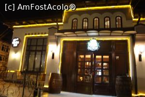 [P02] Piteşti, Garden Pub, Intrarea văzută seara » foto by mprofeanu
 - 
<span class="allrVoted glyphicon glyphicon-heart hidden" id="av932433"></span>
<a class="m-l-10 hidden" id="sv932433" onclick="voting_Foto_DelVot(,932433,8103)" role="button">șterge vot <span class="glyphicon glyphicon-remove"></span></a>
<a id="v9932433" class=" c-red"  onclick="voting_Foto_SetVot(932433)" role="button"><span class="glyphicon glyphicon-heart-empty"></span> <b>LIKE</b> = Votează poza</a> <img class="hidden"  id="f932433W9" src="/imagini/loader.gif" border="0" /><span class="AjErrMes hidden" id="e932433ErM"></span>