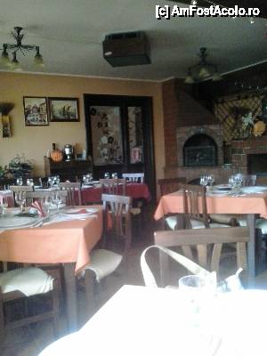 [P01] Interiorul restaurantului pensiunii Timpuri Vechi, Drăganu (AG).  » foto by Dragoș_MD
 - 
<span class="allrVoted glyphicon glyphicon-heart hidden" id="av436029"></span>
<a class="m-l-10 hidden" id="sv436029" onclick="voting_Foto_DelVot(,436029,8103)" role="button">șterge vot <span class="glyphicon glyphicon-remove"></span></a>
<a id="v9436029" class=" c-red"  onclick="voting_Foto_SetVot(436029)" role="button"><span class="glyphicon glyphicon-heart-empty"></span> <b>LIKE</b> = Votează poza</a> <img class="hidden"  id="f436029W9" src="/imagini/loader.gif" border="0" /><span class="AjErrMes hidden" id="e436029ErM"></span>