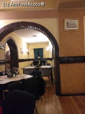 [P05] interior restaurant » foto by Yolanda
 - 
<span class="allrVoted glyphicon glyphicon-heart hidden" id="av1281098"></span>
<a class="m-l-10 hidden" id="sv1281098" onclick="voting_Foto_DelVot(,1281098,8103)" role="button">șterge vot <span class="glyphicon glyphicon-remove"></span></a>
<a id="v91281098" class=" c-red"  onclick="voting_Foto_SetVot(1281098)" role="button"><span class="glyphicon glyphicon-heart-empty"></span> <b>LIKE</b> = Votează poza</a> <img class="hidden"  id="f1281098W9" src="/imagini/loader.gif" border="0" /><span class="AjErrMes hidden" id="e1281098ErM"></span>