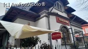 [P17] restaurant, exterior » foto by Yolanda
 - 
<span class="allrVoted glyphicon glyphicon-heart hidden" id="av1413933"></span>
<a class="m-l-10 hidden" id="sv1413933" onclick="voting_Foto_DelVot(,1413933,8103)" role="button">șterge vot <span class="glyphicon glyphicon-remove"></span></a>
<a id="v91413933" class=" c-red"  onclick="voting_Foto_SetVot(1413933)" role="button"><span class="glyphicon glyphicon-heart-empty"></span> <b>LIKE</b> = Votează poza</a> <img class="hidden"  id="f1413933W9" src="/imagini/loader.gif" border="0" /><span class="AjErrMes hidden" id="e1413933ErM"></span>