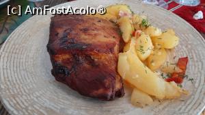 [P14] coaste de porc cu cartofi, tare buuun » foto by Yolanda
 - 
<span class="allrVoted glyphicon glyphicon-heart hidden" id="av1422635"></span>
<a class="m-l-10 hidden" id="sv1422635" onclick="voting_Foto_DelVot(,1422635,8103)" role="button">șterge vot <span class="glyphicon glyphicon-remove"></span></a>
<a id="v91422635" class=" c-red"  onclick="voting_Foto_SetVot(1422635)" role="button"><span class="glyphicon glyphicon-heart-empty"></span> <b>LIKE</b> = Votează poza</a> <img class="hidden"  id="f1422635W9" src="/imagini/loader.gif" border="0" /><span class="AjErrMes hidden" id="e1422635ErM"></span>