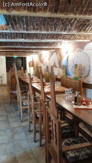 [P17] crama cu tavan arcuit » foto by Yolanda
 - 
<span class="allrVoted glyphicon glyphicon-heart hidden" id="av1422638"></span>
<a class="m-l-10 hidden" id="sv1422638" onclick="voting_Foto_DelVot(,1422638,8103)" role="button">șterge vot <span class="glyphicon glyphicon-remove"></span></a>
<a id="v91422638" class=" c-red"  onclick="voting_Foto_SetVot(1422638)" role="button"><span class="glyphicon glyphicon-heart-empty"></span> <b>LIKE</b> = Votează poza</a> <img class="hidden"  id="f1422638W9" src="/imagini/loader.gif" border="0" /><span class="AjErrMes hidden" id="e1422638ErM"></span>