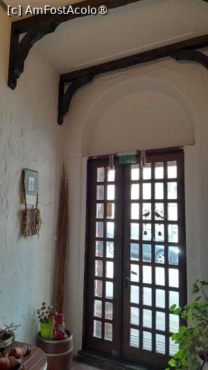 [P07] hol intrare restaurant » foto by Yolanda
 - 
<span class="allrVoted glyphicon glyphicon-heart hidden" id="av1422628"></span>
<a class="m-l-10 hidden" id="sv1422628" onclick="voting_Foto_DelVot(,1422628,8103)" role="button">șterge vot <span class="glyphicon glyphicon-remove"></span></a>
<a id="v91422628" class=" c-red"  onclick="voting_Foto_SetVot(1422628)" role="button"><span class="glyphicon glyphicon-heart-empty"></span> <b>LIKE</b> = Votează poza</a> <img class="hidden"  id="f1422628W9" src="/imagini/loader.gif" border="0" /><span class="AjErrMes hidden" id="e1422628ErM"></span>