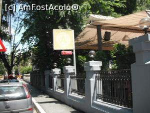 [P02] vedere din strada a restaurantului » foto by Yolanda
 - 
<span class="allrVoted glyphicon glyphicon-heart hidden" id="av1082681"></span>
<a class="m-l-10 hidden" id="sv1082681" onclick="voting_Foto_DelVot(,1082681,8103)" role="button">șterge vot <span class="glyphicon glyphicon-remove"></span></a>
<a id="v91082681" class=" c-red"  onclick="voting_Foto_SetVot(1082681)" role="button"><span class="glyphicon glyphicon-heart-empty"></span> <b>LIKE</b> = Votează poza</a> <img class="hidden"  id="f1082681W9" src="/imagini/loader.gif" border="0" /><span class="AjErrMes hidden" id="e1082681ErM"></span>
