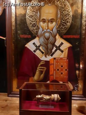 [P10] Sfântul  Spiridon şi o părticică din moaşte » foto by Michi
 - 
<span class="allrVoted glyphicon glyphicon-heart hidden" id="av1428194"></span>
<a class="m-l-10 hidden" id="sv1428194" onclick="voting_Foto_DelVot(,1428194,8118)" role="button">șterge vot <span class="glyphicon glyphicon-remove"></span></a>
<a id="v91428194" class=" c-red"  onclick="voting_Foto_SetVot(1428194)" role="button"><span class="glyphicon glyphicon-heart-empty"></span> <b>LIKE</b> = Votează poza</a> <img class="hidden"  id="f1428194W9" src="/imagini/loader.gif" border="0" /><span class="AjErrMes hidden" id="e1428194ErM"></span>