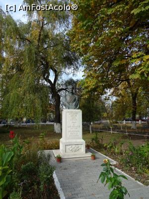 [P15] Bustul lui Alexandru Dimitrie Ghica, inaugurat în 2015.  » foto by tata123 🔱
 - 
<span class="allrVoted glyphicon glyphicon-heart hidden" id="av1037507"></span>
<a class="m-l-10 hidden" id="sv1037507" onclick="voting_Foto_DelVot(,1037507,8118)" role="button">șterge vot <span class="glyphicon glyphicon-remove"></span></a>
<a id="v91037507" class=" c-red"  onclick="voting_Foto_SetVot(1037507)" role="button"><span class="glyphicon glyphicon-heart-empty"></span> <b>LIKE</b> = Votează poza</a> <img class="hidden"  id="f1037507W9" src="/imagini/loader.gif" border="0" /><span class="AjErrMes hidden" id="e1037507ErM"></span>