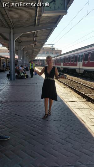 [P02] Si venea... cu cafele, @krisstinna.  » foto by maria55 †
 - 
<span class="allrVoted glyphicon glyphicon-heart hidden" id="av826944"></span>
<a class="m-l-10 hidden" id="sv826944" onclick="voting_Foto_DelVot(,826944,8128)" role="button">șterge vot <span class="glyphicon glyphicon-remove"></span></a>
<a id="v9826944" class=" c-red"  onclick="voting_Foto_SetVot(826944)" role="button"><span class="glyphicon glyphicon-heart-empty"></span> <b>LIKE</b> = Votează poza</a> <img class="hidden"  id="f826944W9" src="/imagini/loader.gif" border="0" /><span class="AjErrMes hidden" id="e826944ErM"></span>