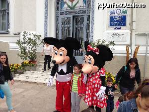 [P05] Mickey and Minnie au fost și ei prezenți.  » foto by Nășica
 - 
<span class="allrVoted glyphicon glyphicon-heart hidden" id="av512737"></span>
<a class="m-l-10 hidden" id="sv512737" onclick="voting_Foto_DelVot(,512737,8128)" role="button">șterge vot <span class="glyphicon glyphicon-remove"></span></a>
<a id="v9512737" class=" c-red"  onclick="voting_Foto_SetVot(512737)" role="button"><span class="glyphicon glyphicon-heart-empty"></span> <b>LIKE</b> = Votează poza</a> <img class="hidden"  id="f512737W9" src="/imagini/loader.gif" border="0" /><span class="AjErrMes hidden" id="e512737ErM"></span>