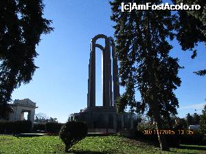 [P08] Mausoleul ce trebuia dărmat pentru că terenul fusese dat bisericii pentru construirea catedralei neamului!  » foto by elviramvio
 - 
<span class="allrVoted glyphicon glyphicon-heart hidden" id="av695627"></span>
<a class="m-l-10 hidden" id="sv695627" onclick="voting_Foto_DelVot(,695627,8128)" role="button">șterge vot <span class="glyphicon glyphicon-remove"></span></a>
<a id="v9695627" class=" c-red"  onclick="voting_Foto_SetVot(695627)" role="button"><span class="glyphicon glyphicon-heart-empty"></span> <b>LIKE</b> = Votează poza</a> <img class="hidden"  id="f695627W9" src="/imagini/loader.gif" border="0" /><span class="AjErrMes hidden" id="e695627ErM"></span>