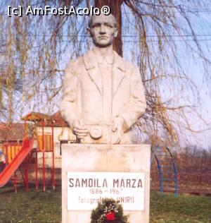 [P11] Bustul lui Samoilă Mârza din localitatea Galtiu - preluare Internet.  » foto by tata123 🔱 <span class="label label-default labelC_thin small">NEVOTABILĂ</span>
