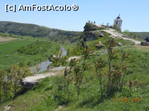 [P01] Butuceni - sat tradițional moldovenesc. Malul calcaros adăpostește o mănăstire. » foto by iulianic
 - 
<span class="allrVoted glyphicon glyphicon-heart hidden" id="av1155768"></span>
<a class="m-l-10 hidden" id="sv1155768" onclick="voting_Foto_DelVot(,1155768,8129)" role="button">șterge vot <span class="glyphicon glyphicon-remove"></span></a>
<a id="v91155768" class=" c-red"  onclick="voting_Foto_SetVot(1155768)" role="button"><span class="glyphicon glyphicon-heart-empty"></span> <b>LIKE</b> = Votează poza</a> <img class="hidden"  id="f1155768W9" src="/imagini/loader.gif" border="0" /><span class="AjErrMes hidden" id="e1155768ErM"></span>
