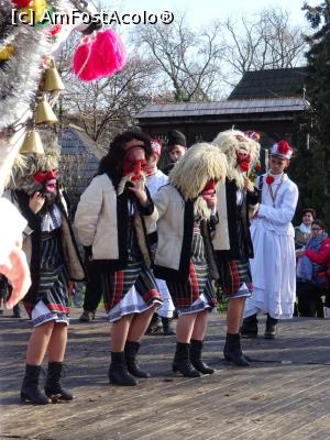 [P07] Obiceiuri de Anul Nou - Muzeul Satului, decembrie 2019.  » foto by tata123 🔱
 - 
<span class="allrVoted glyphicon glyphicon-heart hidden" id="av1135196"></span>
<a class="m-l-10 hidden" id="sv1135196" onclick="voting_Foto_DelVot(,1135196,8129)" role="button">șterge vot <span class="glyphicon glyphicon-remove"></span></a>
<a id="v91135196" class=" c-red"  onclick="voting_Foto_SetVot(1135196)" role="button"><span class="glyphicon glyphicon-heart-empty"></span> <b>LIKE</b> = Votează poza</a> <img class="hidden"  id="f1135196W9" src="/imagini/loader.gif" border="0" /><span class="AjErrMes hidden" id="e1135196ErM"></span>