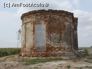 [P30] Biserica ruinată de la Ciuperceni - Exterior, absida altarului.  » foto by iulianic
 - 
<span class="allrVoted glyphicon glyphicon-heart hidden" id="av1090646"></span>
<a class="m-l-10 hidden" id="sv1090646" onclick="voting_Foto_DelVot(,1090646,8133)" role="button">șterge vot <span class="glyphicon glyphicon-remove"></span></a>
<a id="v91090646" class=" c-red"  onclick="voting_Foto_SetVot(1090646)" role="button"><span class="glyphicon glyphicon-heart-empty"></span> <b>LIKE</b> = Votează poza</a> <img class="hidden"  id="f1090646W9" src="/imagini/loader.gif" border="0" /><span class="AjErrMes hidden" id="e1090646ErM"></span>