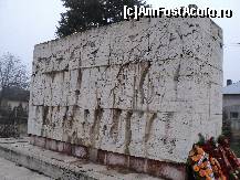 [P04] Monumentul comemorativ al Revolutiei de la 1848.Ridicat in 1968, este un bloc paralelipipedic cu reliefuri de travertin , autorul este artistul T.N. Ionescu » foto by TORA INGRID
 - 
<span class="allrVoted glyphicon glyphicon-heart hidden" id="av169989"></span>
<a class="m-l-10 hidden" id="sv169989" onclick="voting_Foto_DelVot(,169989,8133)" role="button">șterge vot <span class="glyphicon glyphicon-remove"></span></a>
<a id="v9169989" class=" c-red"  onclick="voting_Foto_SetVot(169989)" role="button"><span class="glyphicon glyphicon-heart-empty"></span> <b>LIKE</b> = Votează poza</a> <img class="hidden"  id="f169989W9" src="/imagini/loader.gif" border="0" /><span class="AjErrMes hidden" id="e169989ErM"></span>