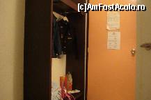 [P11] Usa de la intrare si acel dulap cu vedere 'afara' de la hotelul Erasme din Bruxelles » foto by ileanaxperta*
 - 
<span class="allrVoted glyphicon glyphicon-heart hidden" id="av170541"></span>
<a class="m-l-10 hidden" id="sv170541" onclick="voting_Foto_DelVot(,170541,8136)" role="button">șterge vot <span class="glyphicon glyphicon-remove"></span></a>
<a id="v9170541" class=" c-red"  onclick="voting_Foto_SetVot(170541)" role="button"><span class="glyphicon glyphicon-heart-empty"></span> <b>LIKE</b> = Votează poza</a> <img class="hidden"  id="f170541W9" src="/imagini/loader.gif" border="0" /><span class="AjErrMes hidden" id="e170541ErM"></span>